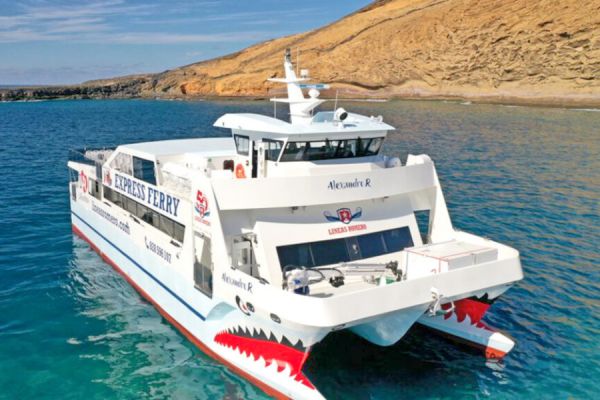 Ferry La Graciosa