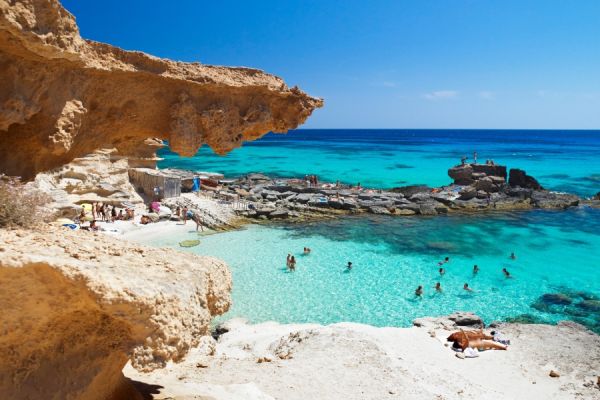 >Excursions en bateau à Ibiza