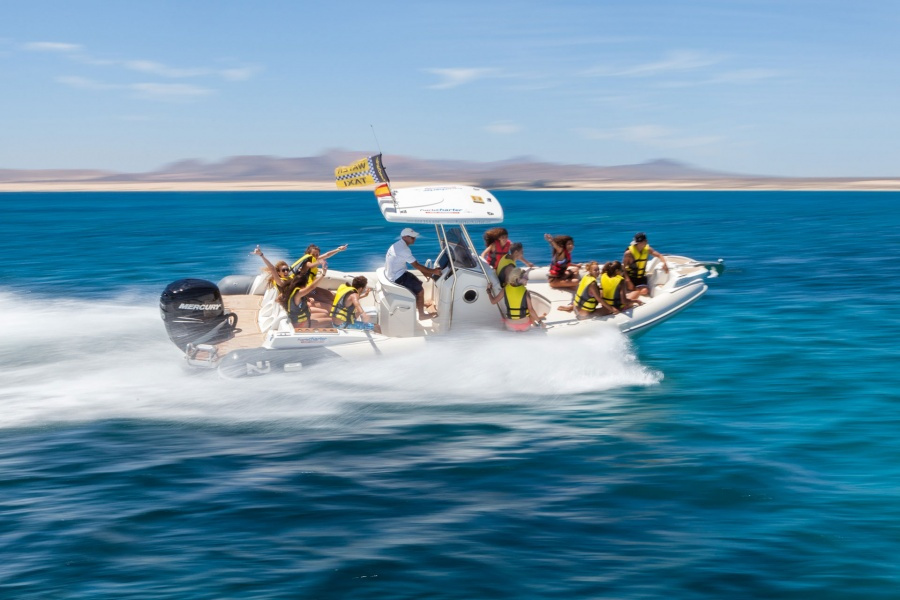 los-lobos-tour-by-catamaran-4hrs-delux_2_l