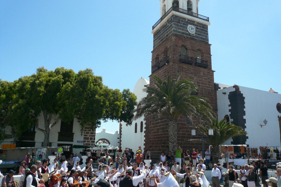 lanzarote-market-plus-cesar-manrique-house_4